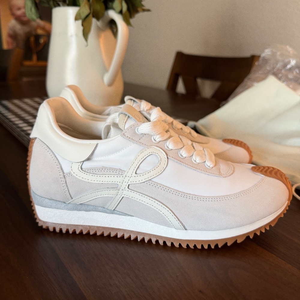 💥 SOLD 💥 Loewe White, Grey and Tan Sneakers 👟